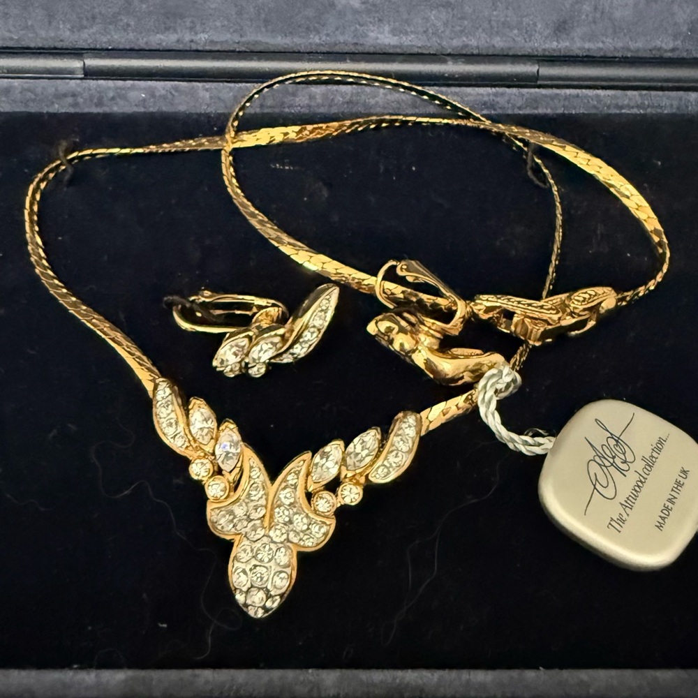Vintage A&S ATTWOOD & SAWYER Clear Swarovski Crystal Necklace & Earrings w/ Box